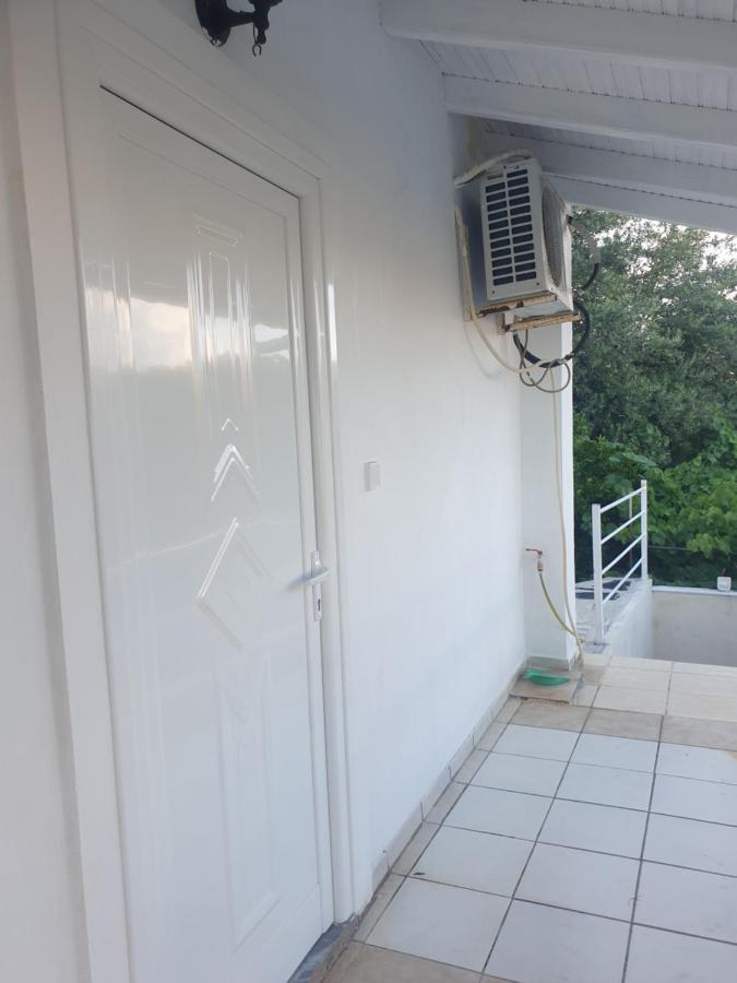 Rosemary House Guest House Sarande Ngoại thất bức ảnh