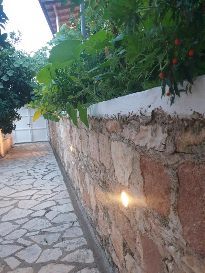 Rosemary House Guest House Sarande Ngoại thất bức ảnh