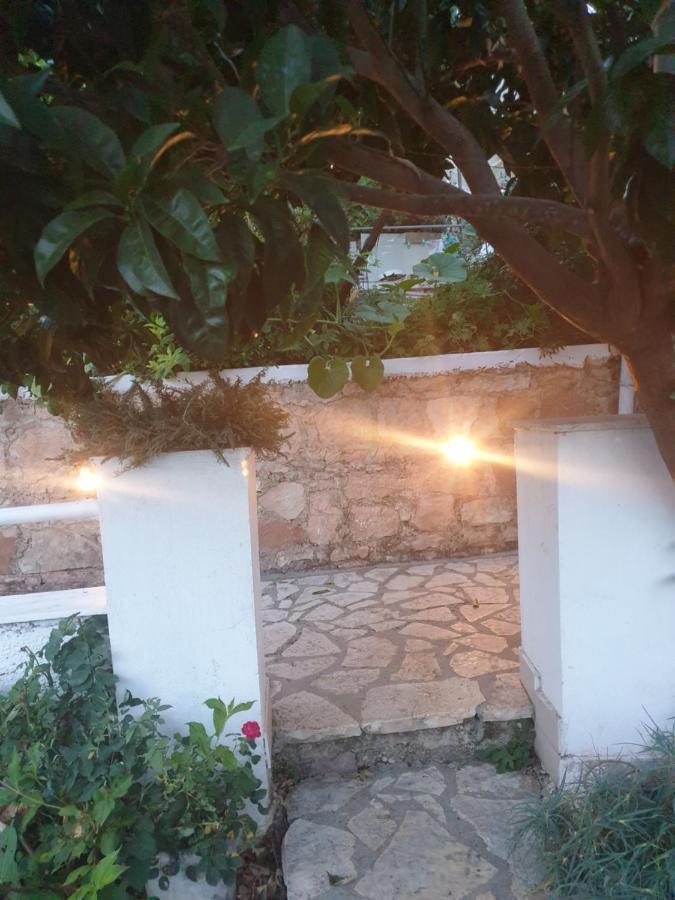 Rosemary House Guest House Sarande Ngoại thất bức ảnh